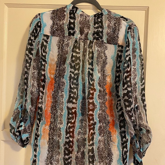 Diane Von Furstenberg button up top - Picture 4 of 9